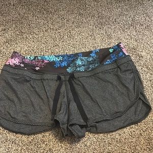 Lululemon athletic shorts size 6